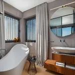 Exquisite Murter Luxor 4 Bedrooms Heated Pool & Jezera