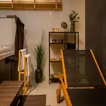 Exquisite Murter Luxor 4 Bedrooms Heated Pool & ヴィラ *