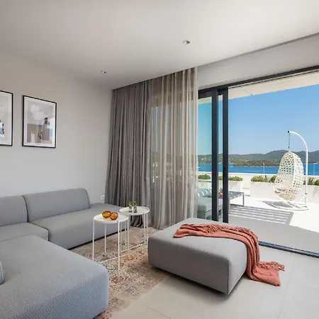 Exquisite Murter Luxor 4 Bedrooms Heated Pool & * イェゼラ