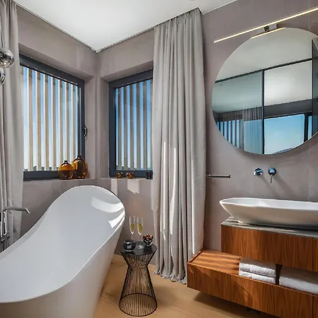 Exquisite Murter Luxor 4 Bedrooms Heated Pool & Jezera