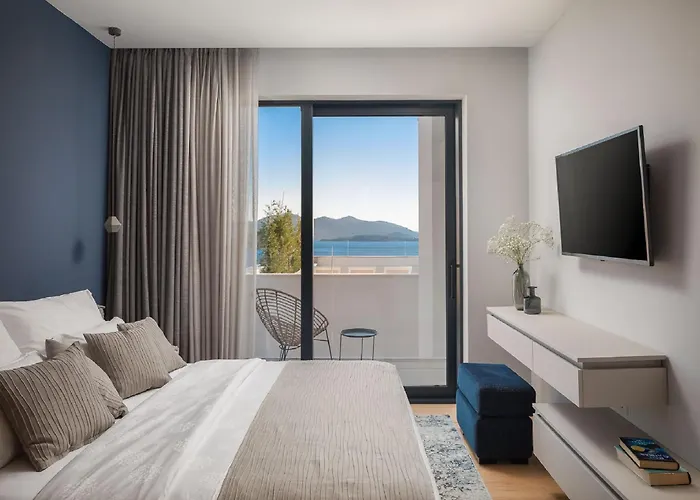 Exquisite Murter Luxor 4 Bedrooms Heated Pool & Jezera