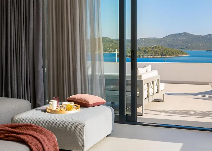 Exquisite Murter Luxor 4 Bedrooms Heated Pool & Villa Jezera