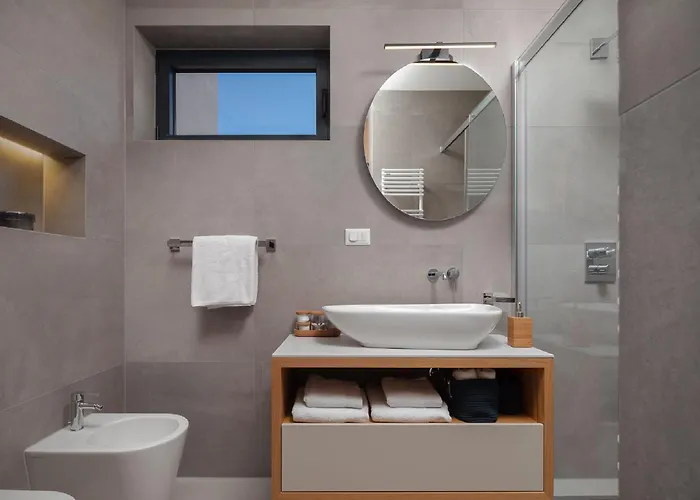 Exquisite Murter Luxor 4 Bedrooms Heated Pool & Villa Jezera