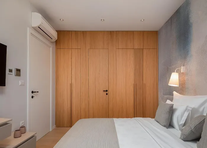 Exquisite Murter Luxor 4 Bedrooms Heated Pool & Jezera