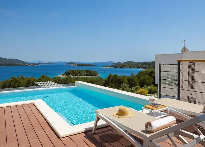 Exquisite Murter Luxor 4 Bedrooms Heated Pool&spa&gym